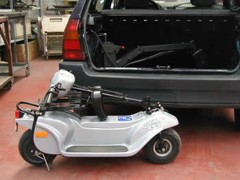 Adaptations par SMDW : bras de chargement sur une Citroën AX