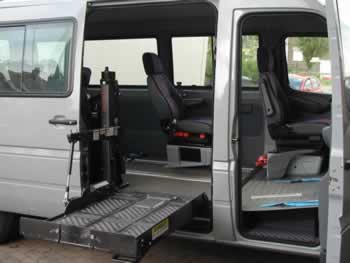 Aanpassingen door Amigo Paramedica :  minivan
